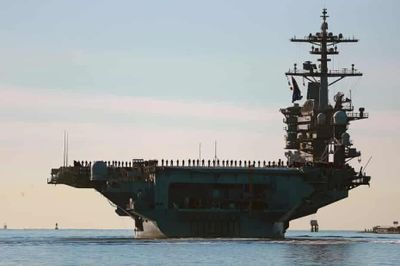 Tổng thống Trump bác bỏ chỉ trích về tàu sân bay USS Abraham Lincoln và quát phóng viên 'im lặng'