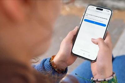 Meta cảnh báo ý định 'tự gây tổn hại bản thân'