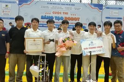 Niềm đam mê nghiên cứu khoa học đưa nhóm học sinh đến sân chơi Robot khu vực