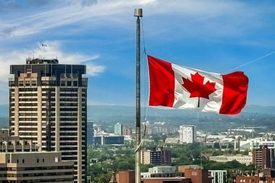 Làn sóng xin quốc tịch Canada từ Mỹ tăng mạnh