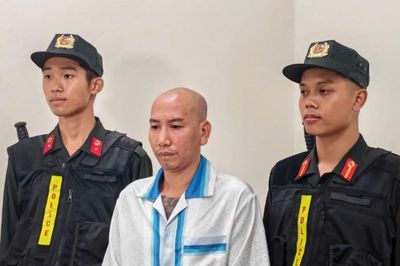 Khởi tố vợ chồng 'giang hồ mạng' Phú Lê