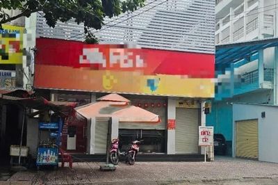 Bảo vệ ngân hàng dùng dây xích đánh đồng nghiệp nhập viện vì đến thay ca trễ