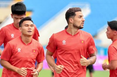 Ông Kim Sang-sik rèn quân tại Mỹ Đình chờ tái đấu Malaysia