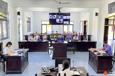 Thách thức nhau trên mạng xã hội, 2 bị cáo lĩnh án tù