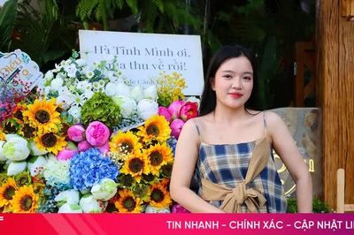 Giới trẻ Hà Tĩnh hào hứng check-in bên những chiếc xe 'chở đầy' mùa thu