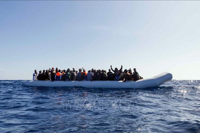 Giải cứu 92 người di cư ở ngoài khơi Mauritania và Libya