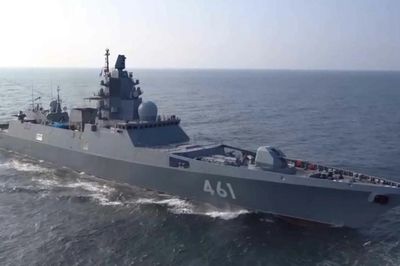Khinh hạm Nga xuất hiện ở Biển Baltic trong bối cảnh căng thẳng vì 'hạm đội bóng tối'