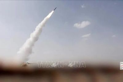 Houthi tuyên bố tấn công tàu quân sự Saudi Arabia