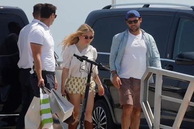 Sydney Sweeney và Scooter Braun tận hưởng kỳ nghỉ sang trọng trên siêu du thuyền