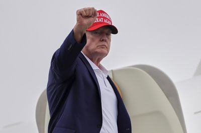Ông Trump dọa sẽ “tấn công dữ dội” nếu Oman can thiệp vào đàm phán Mỹ- Iran
