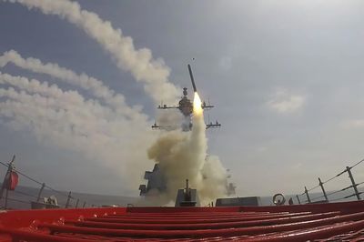 Mỹ ký hợp đồng 22,9 tỷ USD tăng sản xuất tên lửa Tomahawk