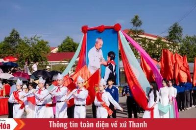 Nắng trên vai, nhịp nhàng chân bước