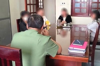 Xích mích với bạn cùng lớp, nữ sinh dùng AI chế clip nhạy cảm đăng lên TikTok