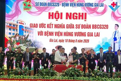 Sư đoàn 320 và Bệnh viện Hùng Vương Gia Lai ký quy chế kết nghĩa