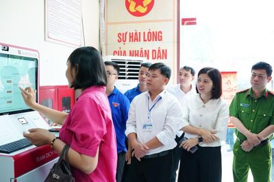 Kiểm tra việc triển khai phong trào “Bình dân học vụ số” tại Cụm số 3