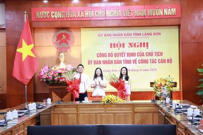 Công bố các quyết định về bổ nhiệm chức vụ Giám đốc, Phó Giám đốc Sở Nội vụ