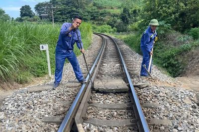Bảo Hà ra quân xóa bỏ 14 lối đi tự mở qua đường sắt