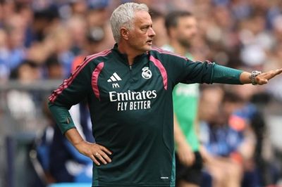 Real Madrid thời Jose Mourinho: Dấu ấn chiến thuật mới và bài toán quản lý các siêu sao