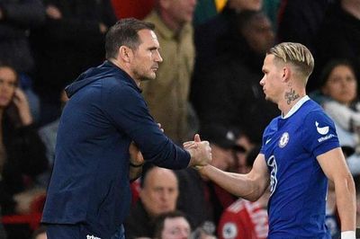 HLV Frank Lampard lên kế hoạch chiêu mộ bộ đôi Mykhaylo Mudryk và Josh Acheampong từ Chelsea