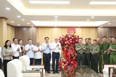 Thường trực Tỉnh ủy chúc mừng Công an tỉnh Phú Thọ nhân Ngày truyền thống lực lượng Công an nhân dân