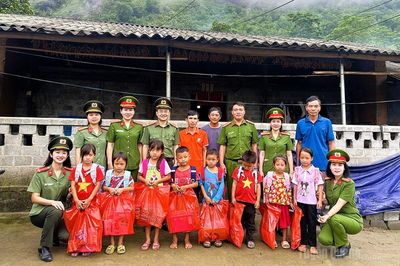 Vững chi bộ, chắc lòng dân