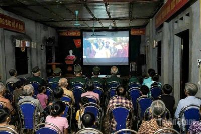 Chiếu phim lưu động phục vụ Nhân dân nhân kỷ niệm các ngày lễ lớn