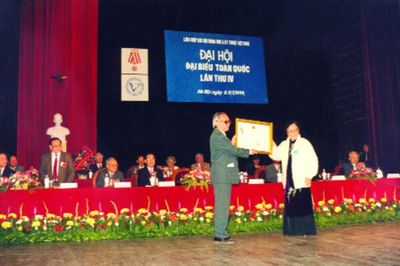 Đại hội lần thứ IV Liên hiệp Hội Việt Nam - phát huy vai trò của trí thức trong đẩy mạnh công nghiệp hóa, hiện đại hóa