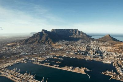 'Điểm nghẽn' Hormuz và cơ hội cho châu Phi