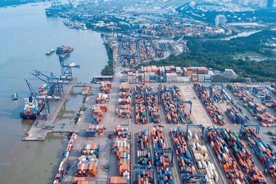 TP. Hồ Chí Minh: Chuyển lợi thế cửa ngõ thành sức cạnh tranh thương mại