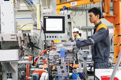 Lấy khoa học công nghệ làm động lực phát triển kinh tế