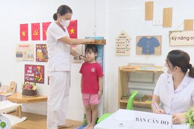 Hà Nội: Khám sức khỏe định kỳ miễn phí cho học sinh