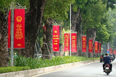 Hà Nội rực rỡ cờ hoa chào mừng các ngày lễ lớn dân tộc