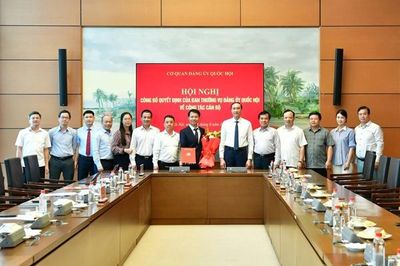 Công bố Quyết định của Ban Thường vụ Đảng ủy Quốc hội về công tác cán bộ