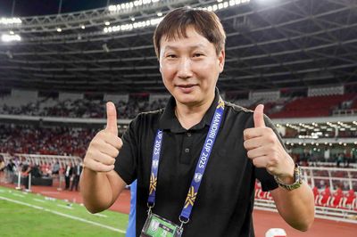 Tuyển Việt Nam thắng 2-0, HLV Kim Sang-sik vẫn cảnh giác 2 cầu thủ Malaysia