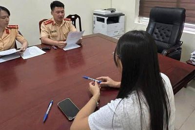 Thi trượt sát hạch lái xe, rồi lên mạng 'nổ' phải 'đút lót' mới đậu, cô gái bị xử phạt nặng