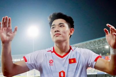 Đình Bắc đón tuổi 22: 'Phấn đấu những mục tiêu lớn hơn'