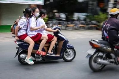 Phụ huynh không thể 'làm ngơ' khi con chưa đủ điều kiện lái xe