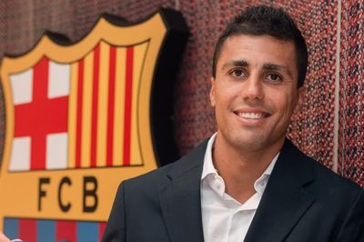 Rodri nói điều khiến Real Madrid tổn thương trong ngày ra mắt Barcelona