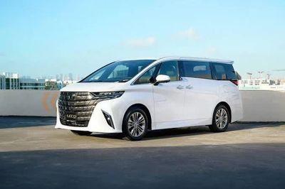 TOP 10 xe bán ế nhất tháng 7: Vẫn những cái tên quen thuộc từ nhà Toyota và Suzuki