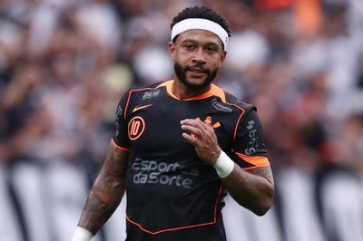 Depay bỏ 3,5 triệu euro để cứu đội bóng