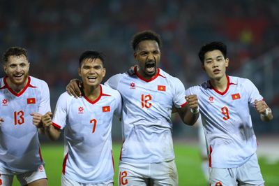Tuyển Việt Nam có nên cất trụ cột trước Malaysia?