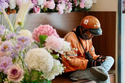 Quán ăn TP.HCM dẹp bàn ghế để mở lối riêng, phòng máy lạnh cho shipper