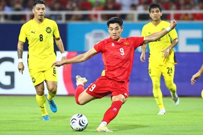 Việt Nam 0-0 Malaysia: Đình Bắc xử lý kỹ thuật