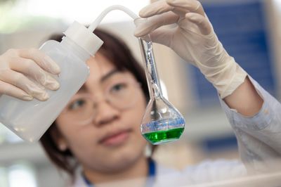 Cấp học bổng toàn phần cho 1.500 người học công nghệ chiến lược