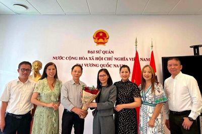 Gắn kết cộng đồng người Việt tại Na Uy với quê hương