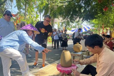 Làng gốm Thanh Hà rộn ràng chuẩn bị lễ hội giỗ Tổ nghề