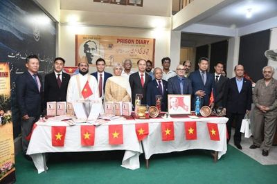 'Nhật ký trong tù' đến với độc giả Pakistan bằng tiếng Urdu