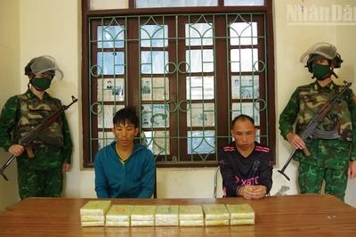 Bộ đội Biên phòng Điện Biên bắt 2 đối tượng vận chuyển 15 bánh heroin