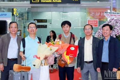 Lâm Đồng biểu dương học sinh giành huy chương tin học quốc tế