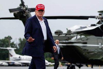 Đàm phán bế tắc, Tổng thống Donald Trump dọa ném bom Oman